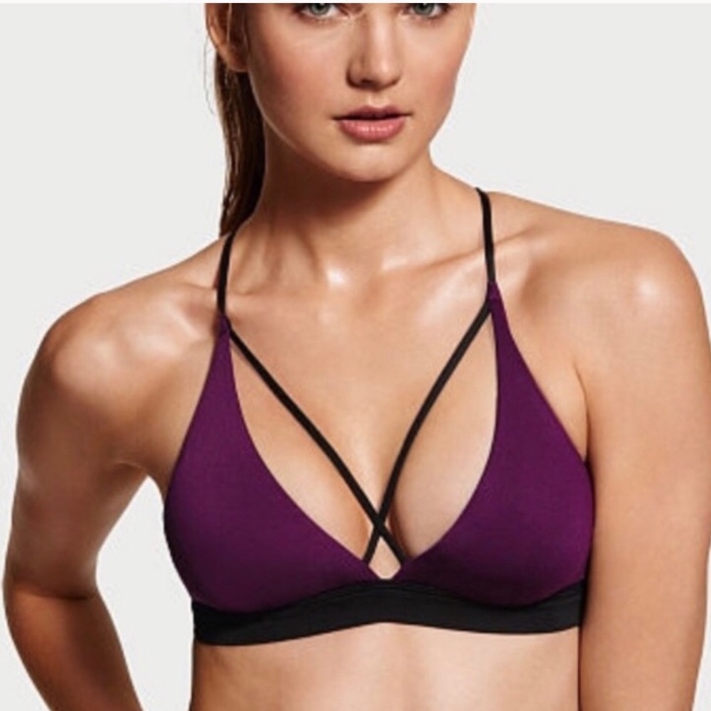 VS strappy sports bra size small new with tags